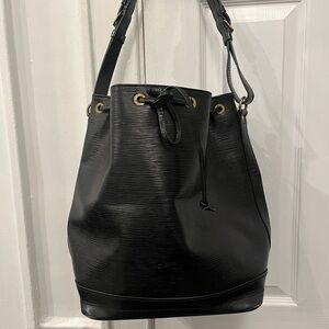 Louis Vuitton Epi leather bucket bag